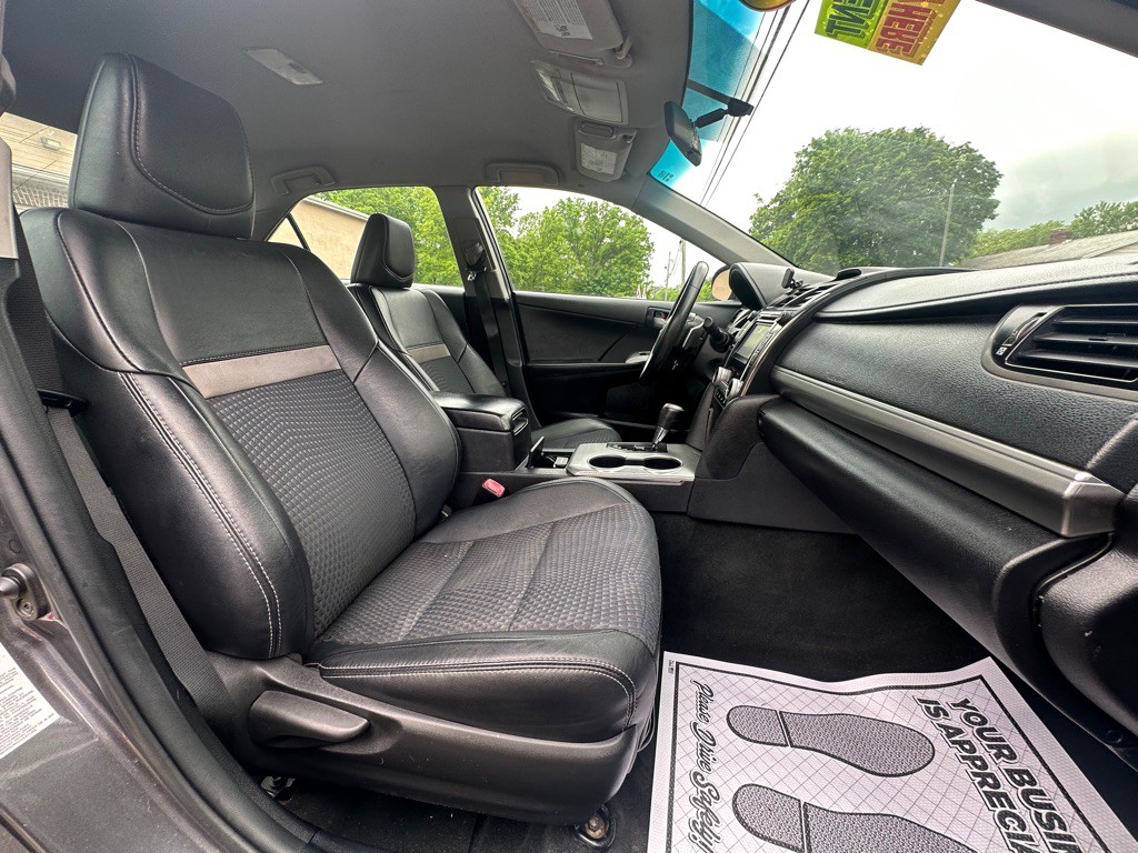2014 Toyota Camry Image 6