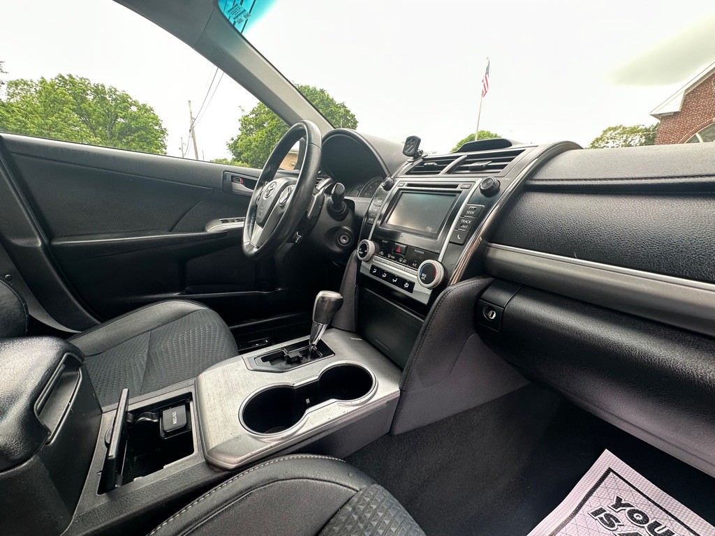 2014 Toyota Camry Image 7
