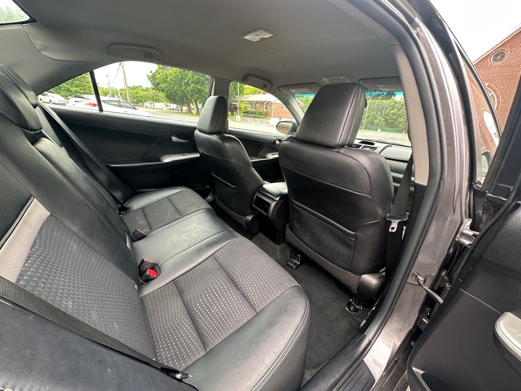2014 Toyota Camry Image 8