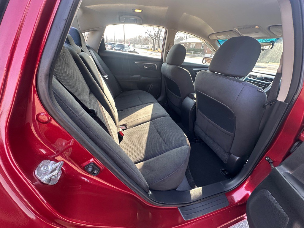 2015 Nissan Altima Image 8