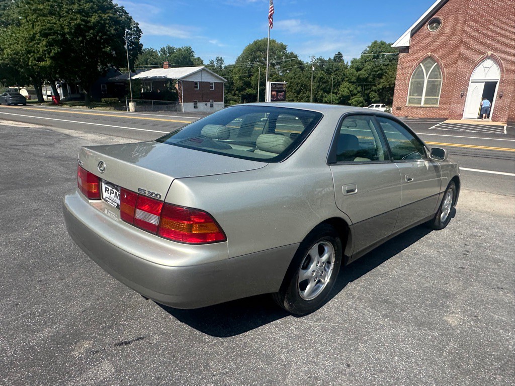 1998 Lexus ES Image 4