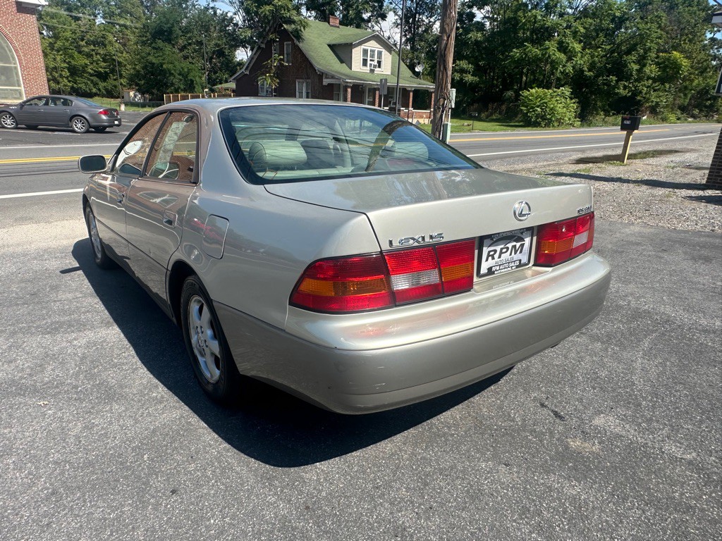 1998 Lexus ES Image 5