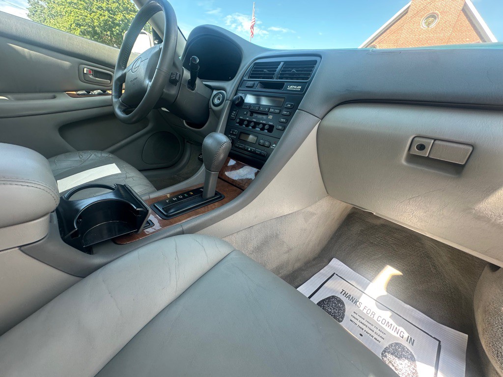 1998 Lexus ES Image 7