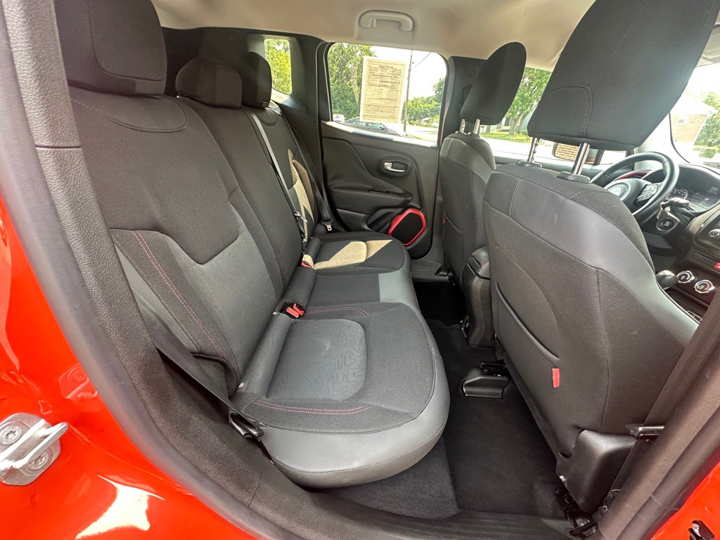 2015 Jeep Renegade Image 8