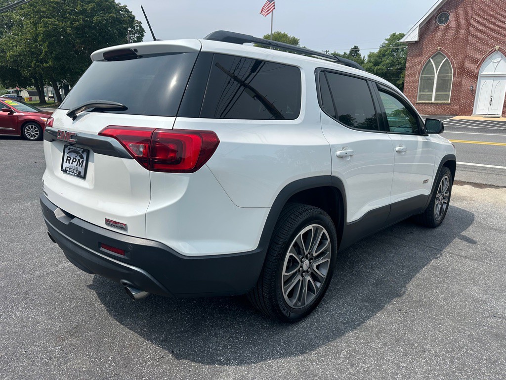 2017 GMC Acadia Image 4
