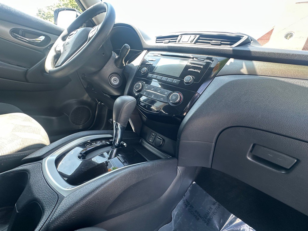 2016 Nissan Rogue Image 7