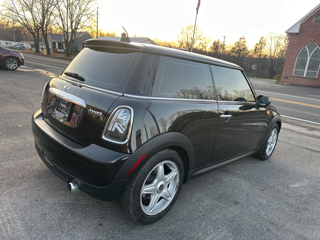2009 MINI Cooper Image 4