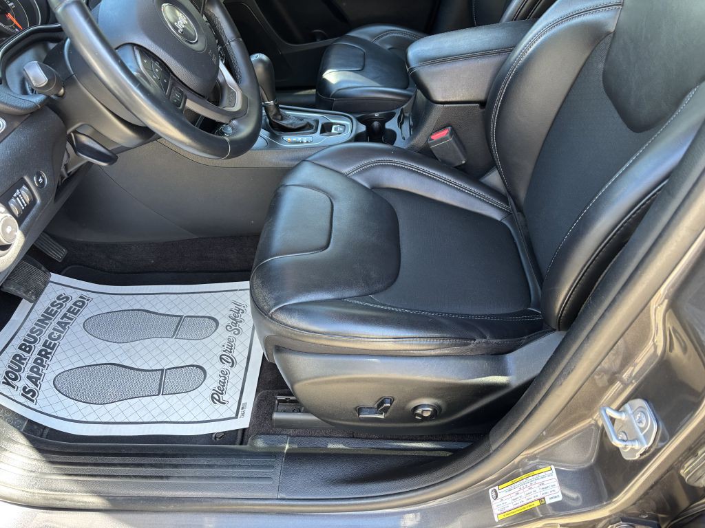 2019 Jeep Cherokee Image 8
