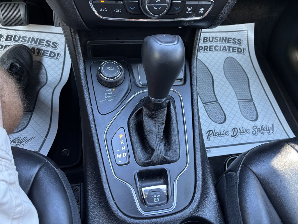 2019 Jeep Cherokee Image 11