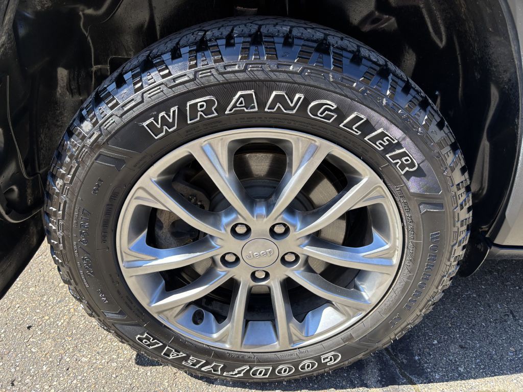 2019 Jeep Cherokee Image 17