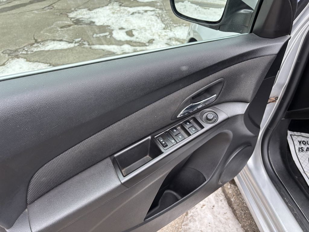 2015 Chevrolet Cruze Image 7