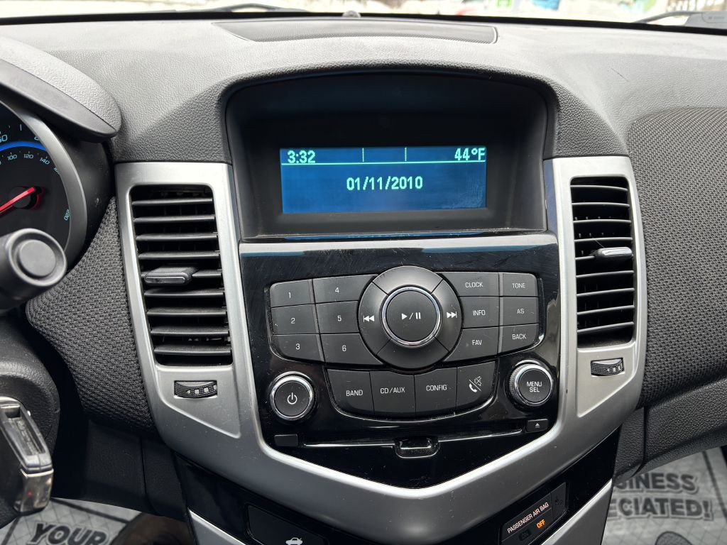 2015 Chevrolet Cruze Image 11