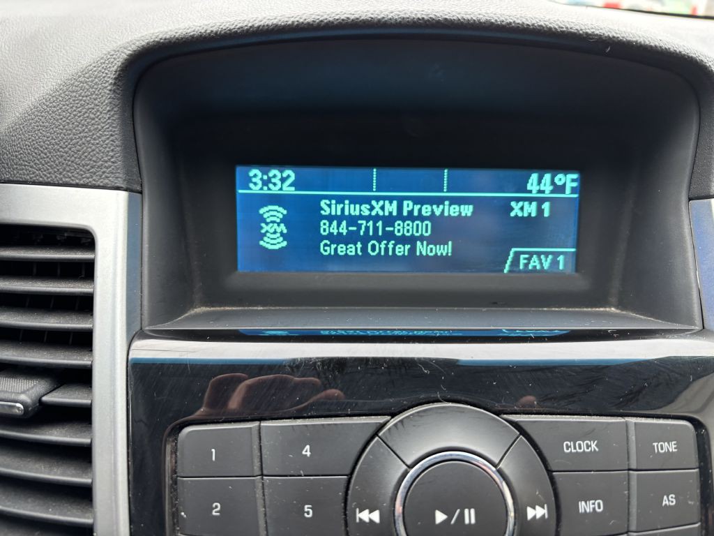 2015 Chevrolet Cruze Image 12