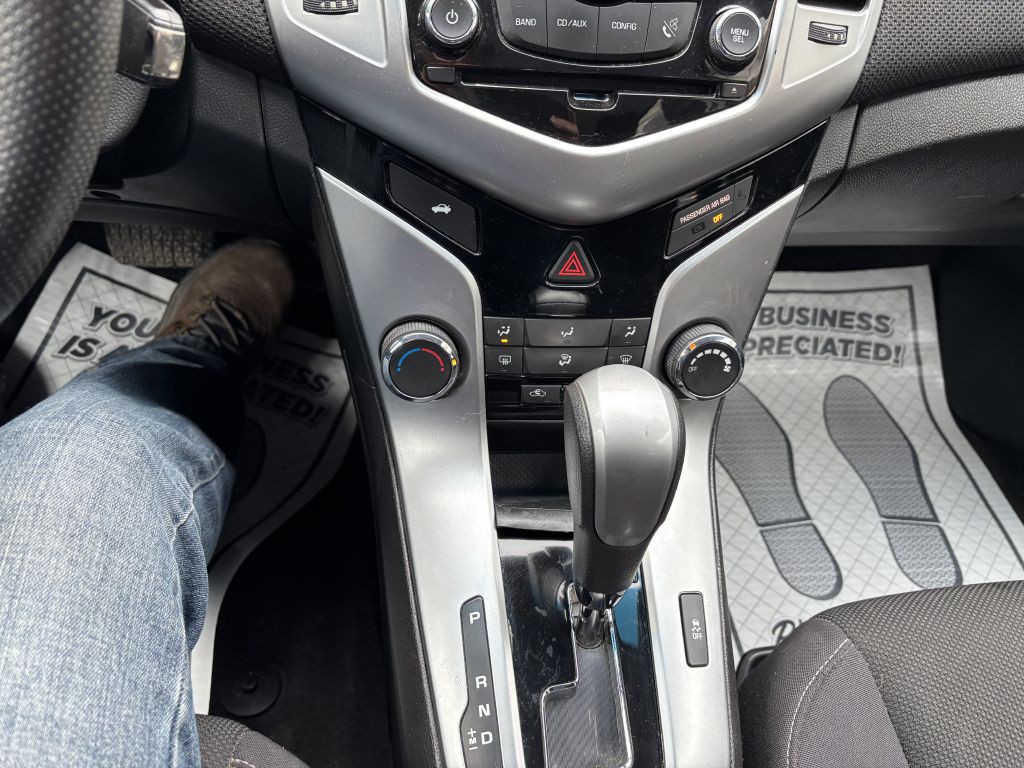 2015 Chevrolet Cruze Image 13