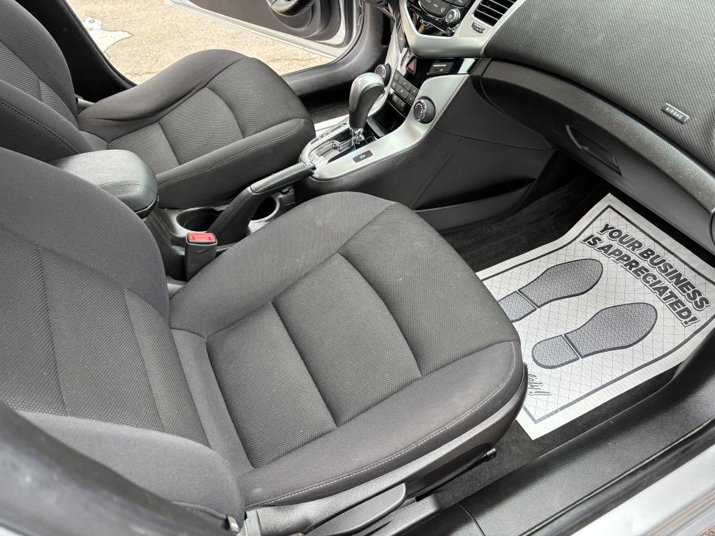 2015 Chevrolet Cruze Image 17