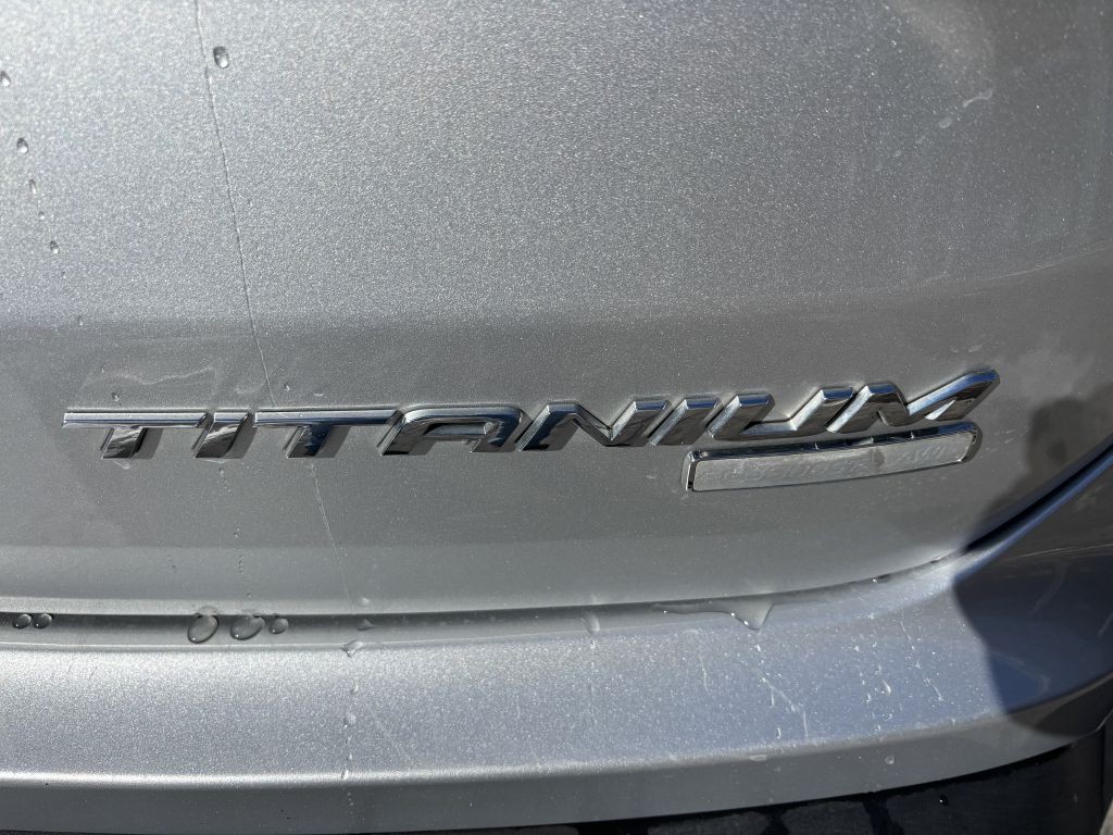 2019 Ford Edge Image 4