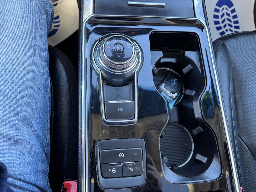 2019 Ford Edge Image 13