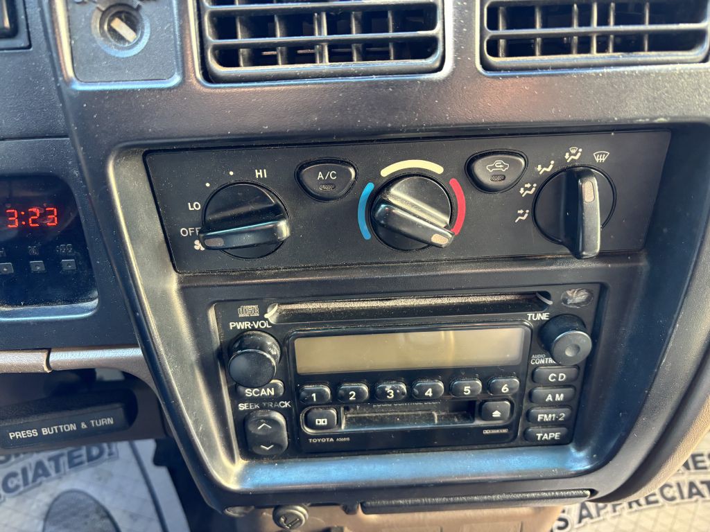 2003 Toyota Tacoma Image 11