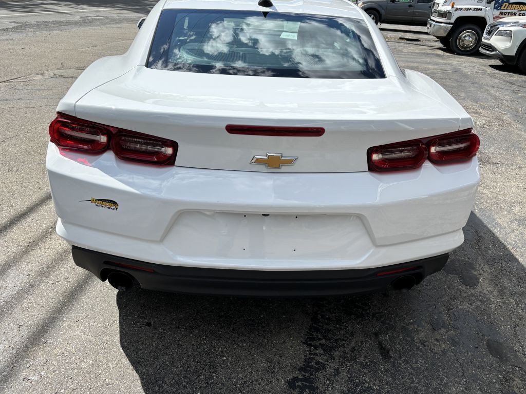 2023 Chevrolet Camaro Image 2