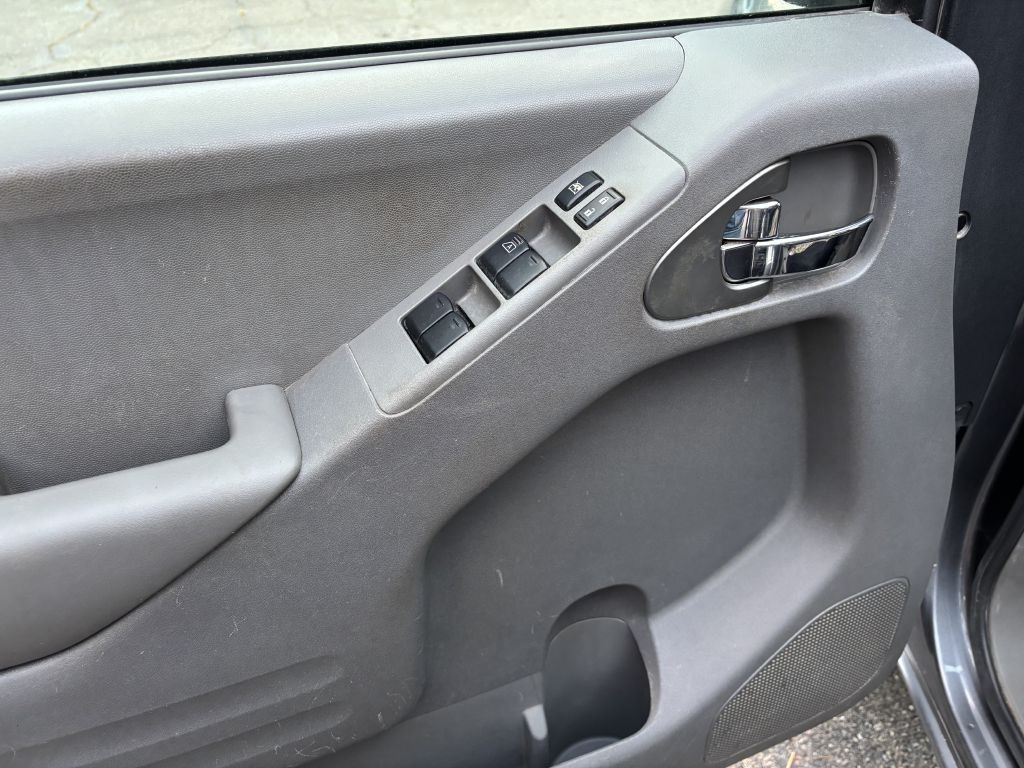 2017 Nissan Frontier Image 8