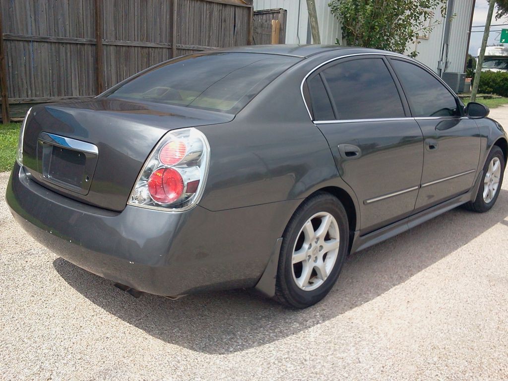 2005 Nissan Altima Image 2