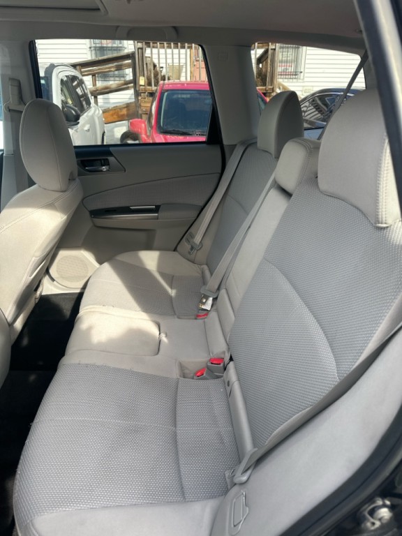 2011 Subaru Forester Image 4