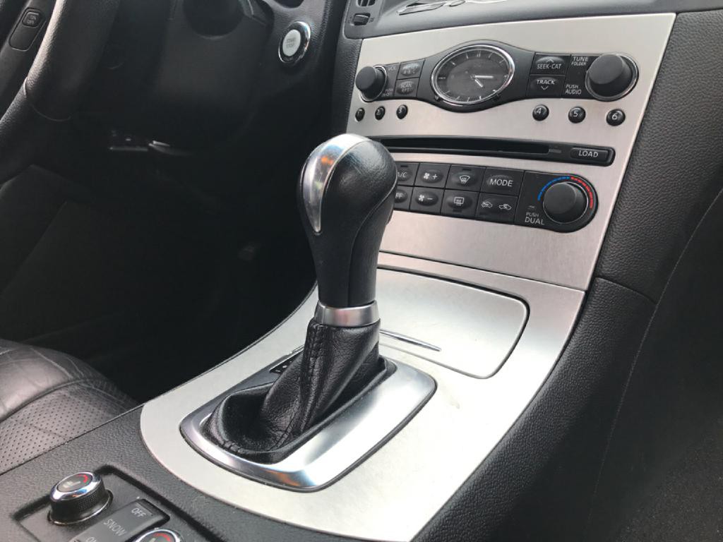 2009 INFINITI G37 Image 23