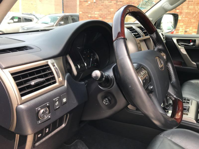 2016 Lexus GX 460 Image 26