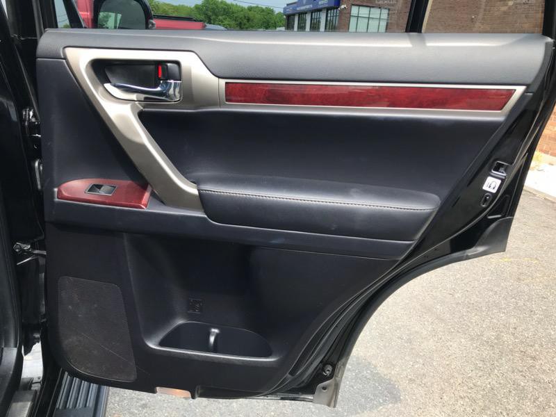 2016 Lexus GX 460 Image 46