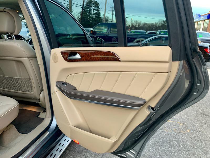 2014 Mercedes-Benz GL-Class Image 26