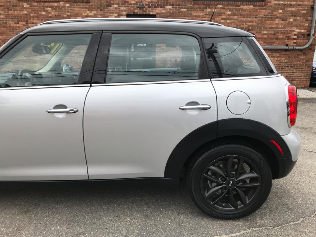 2012 MINI Countryman Image 10