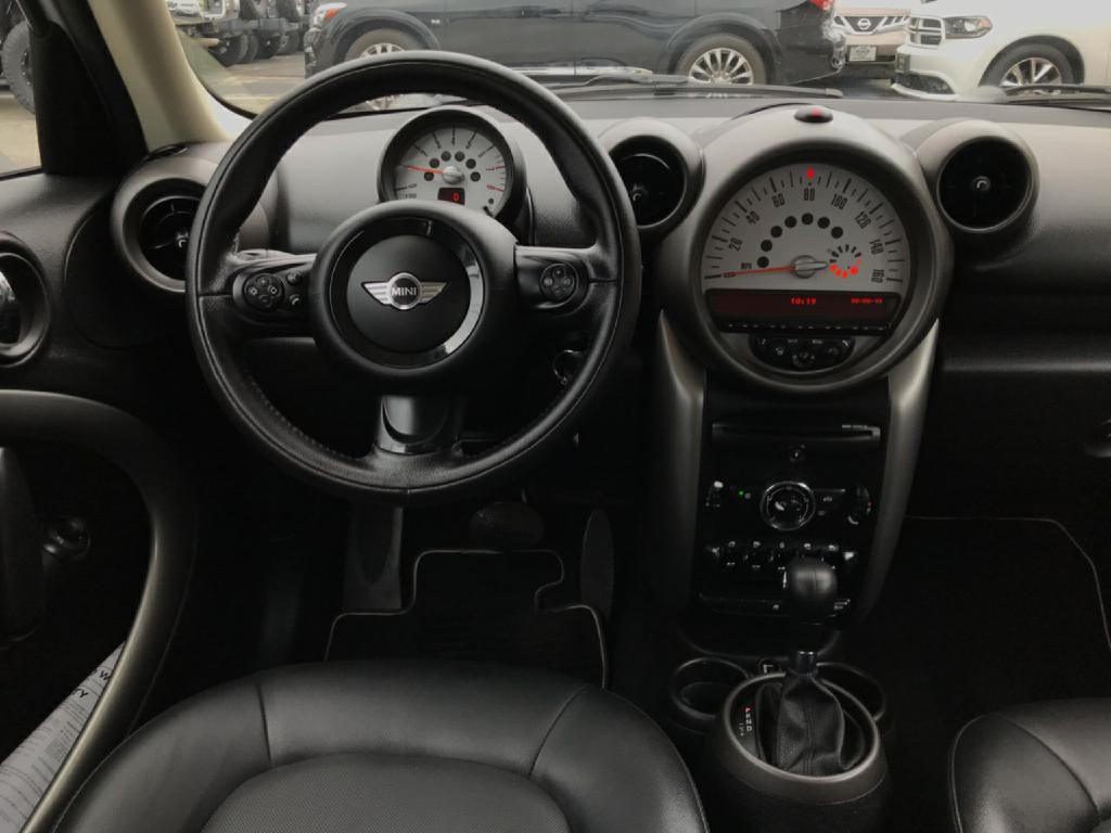 2012 MINI Countryman Image 20