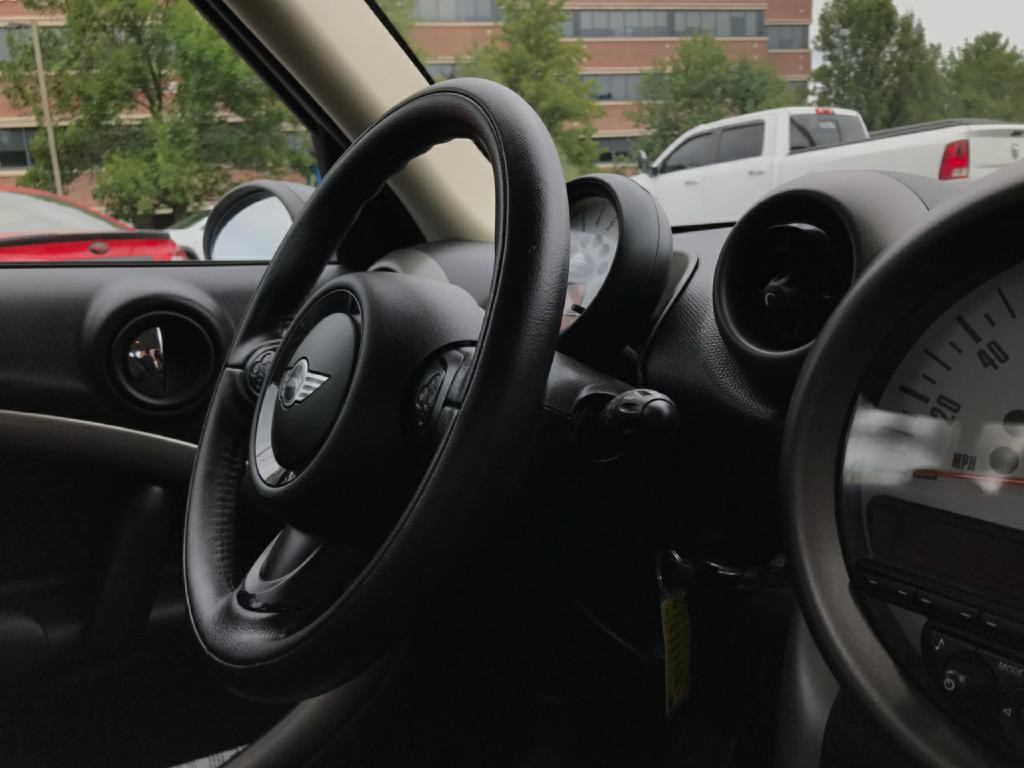 2012 MINI Countryman Image 24