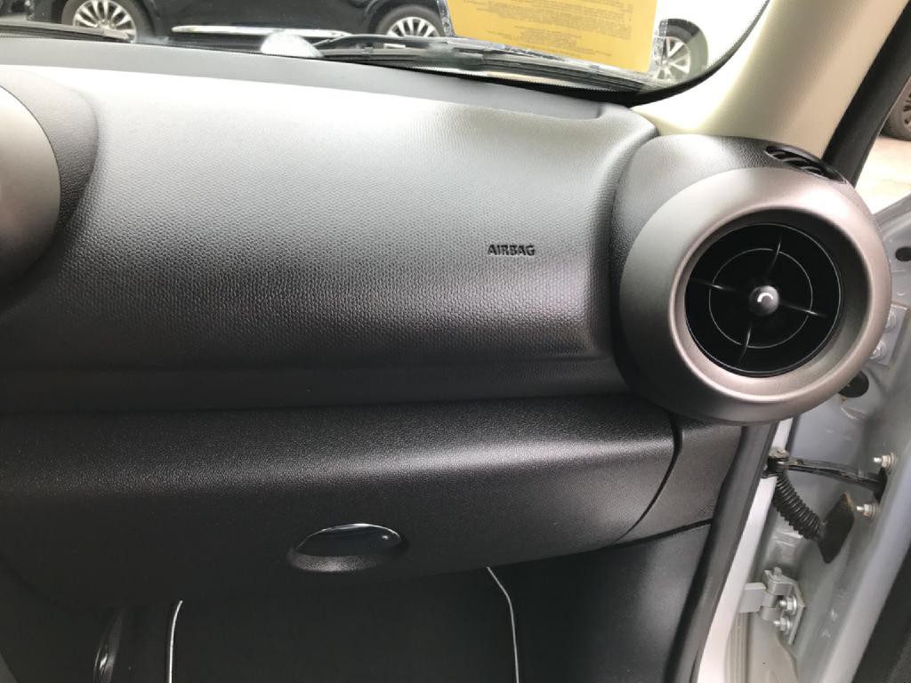 2012 MINI Countryman Image 26