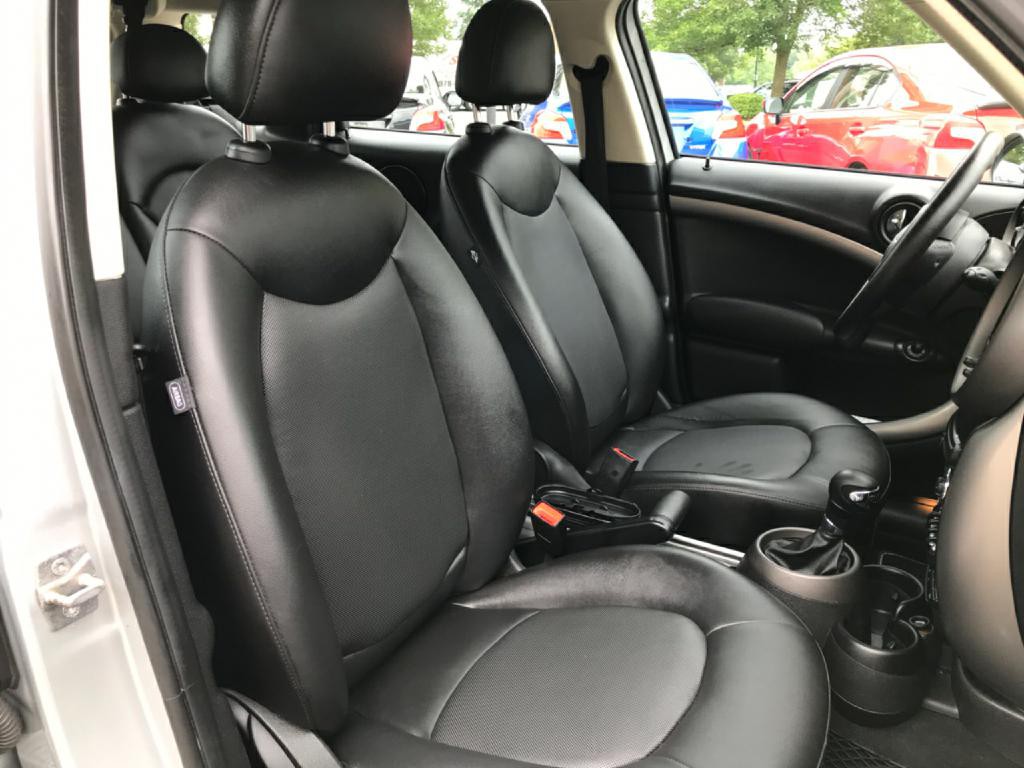 2012 MINI Countryman Image 27