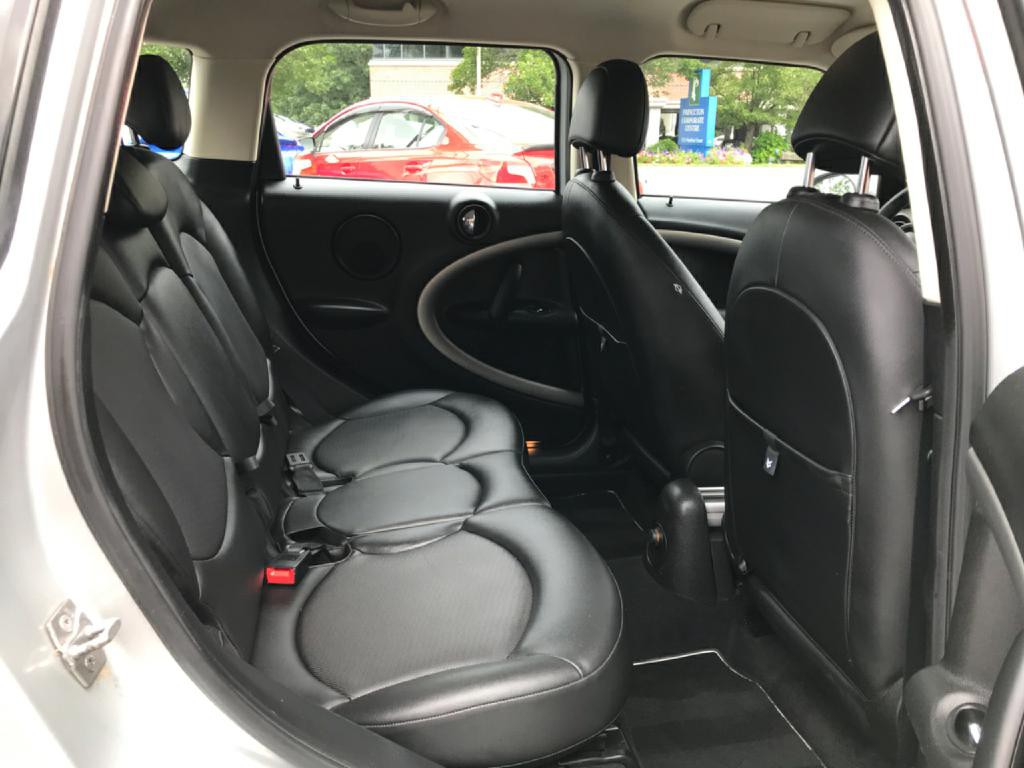 2012 MINI Countryman Image 28