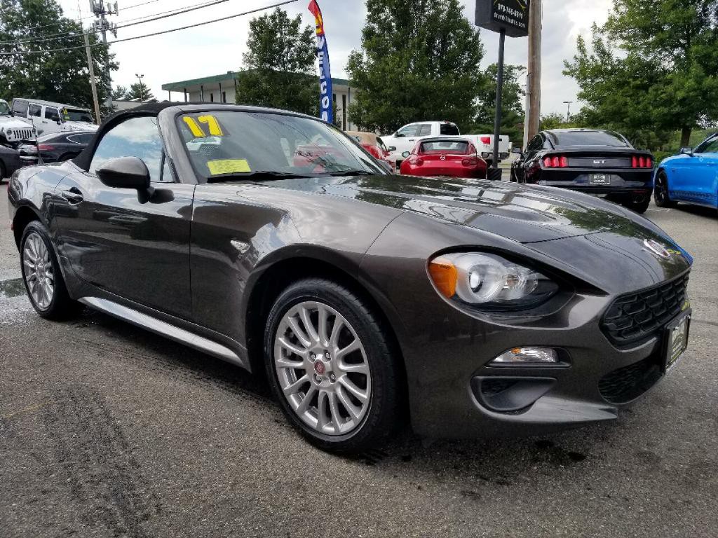 2017 FIAT 124 Spider Image 2