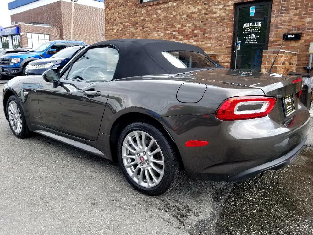 2017 FIAT 124 Spider Image 3