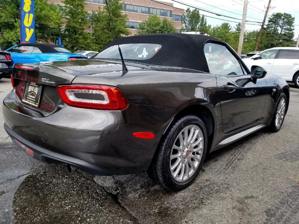 2017 FIAT 124 Spider Image 4