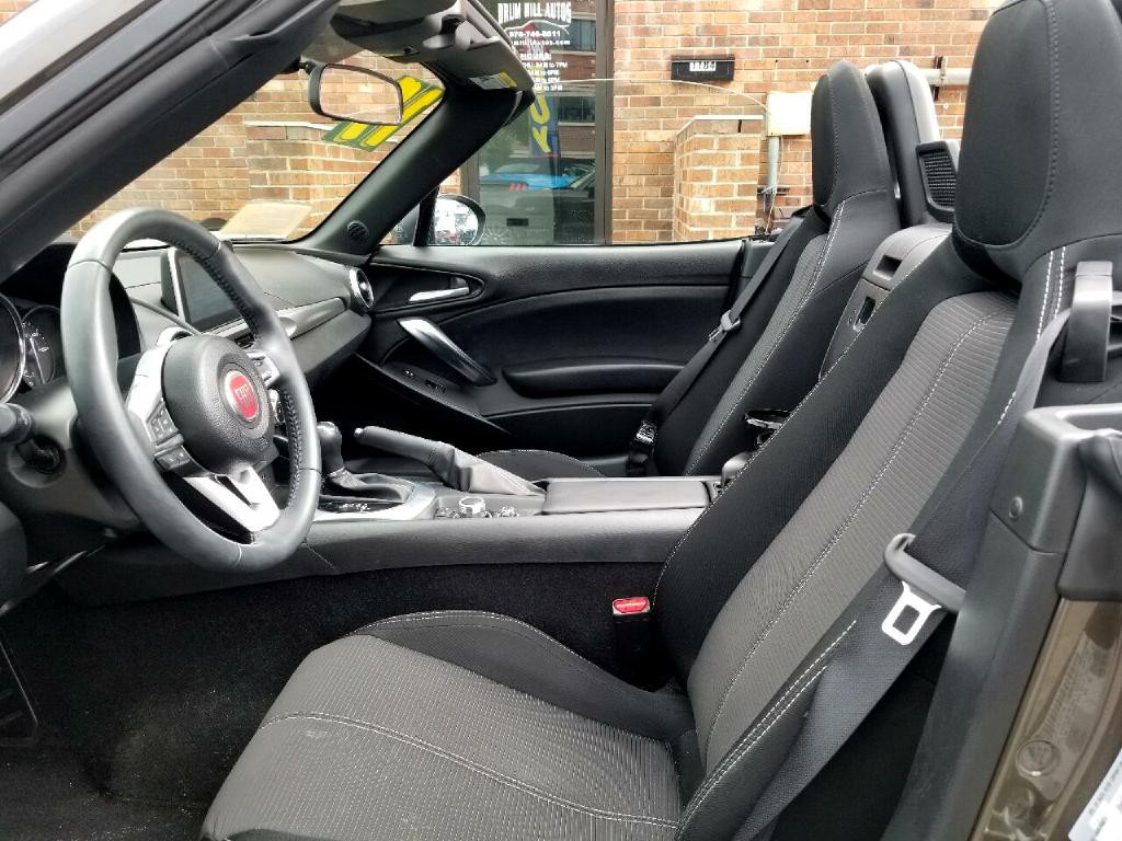 2017 FIAT 124 Spider Image 9