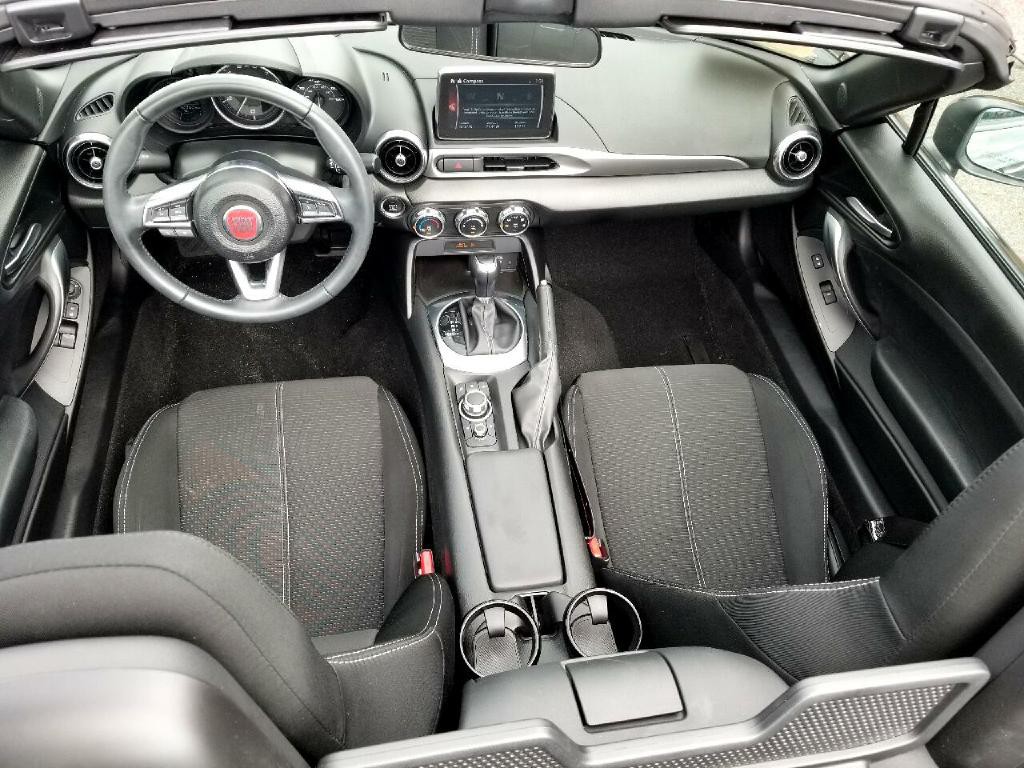 2017 FIAT 124 Spider Image 12