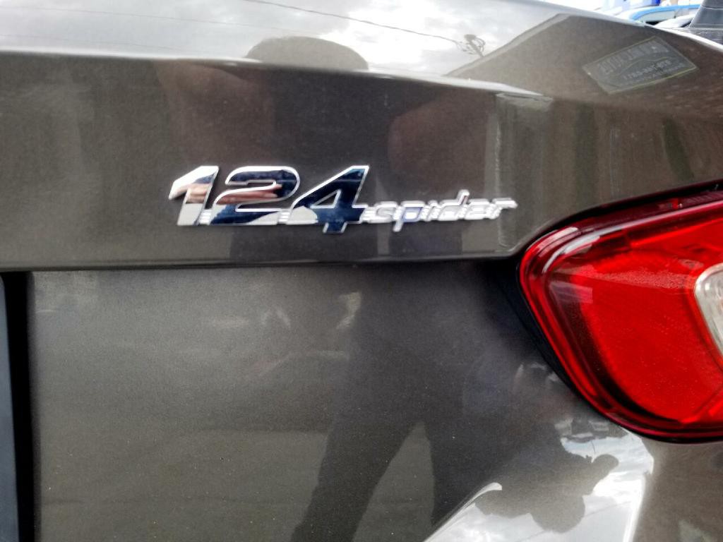 2017 FIAT 124 Spider Image 14