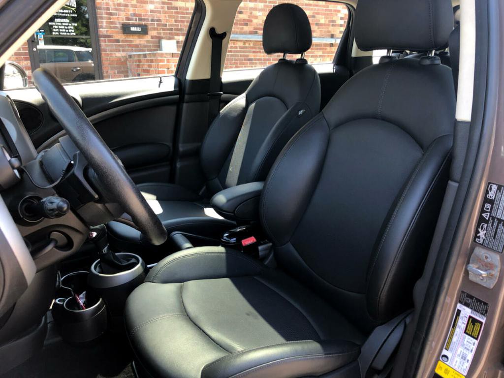 2012 MINI Countryman Image 11