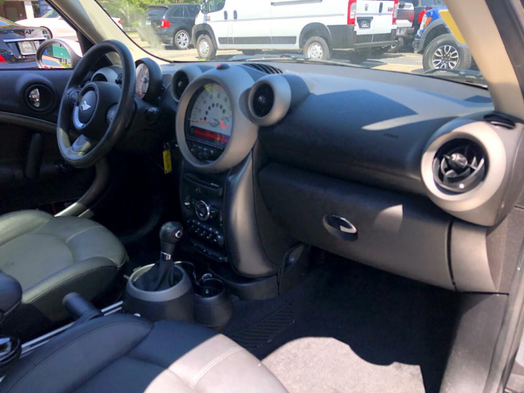2012 MINI Countryman Image 14