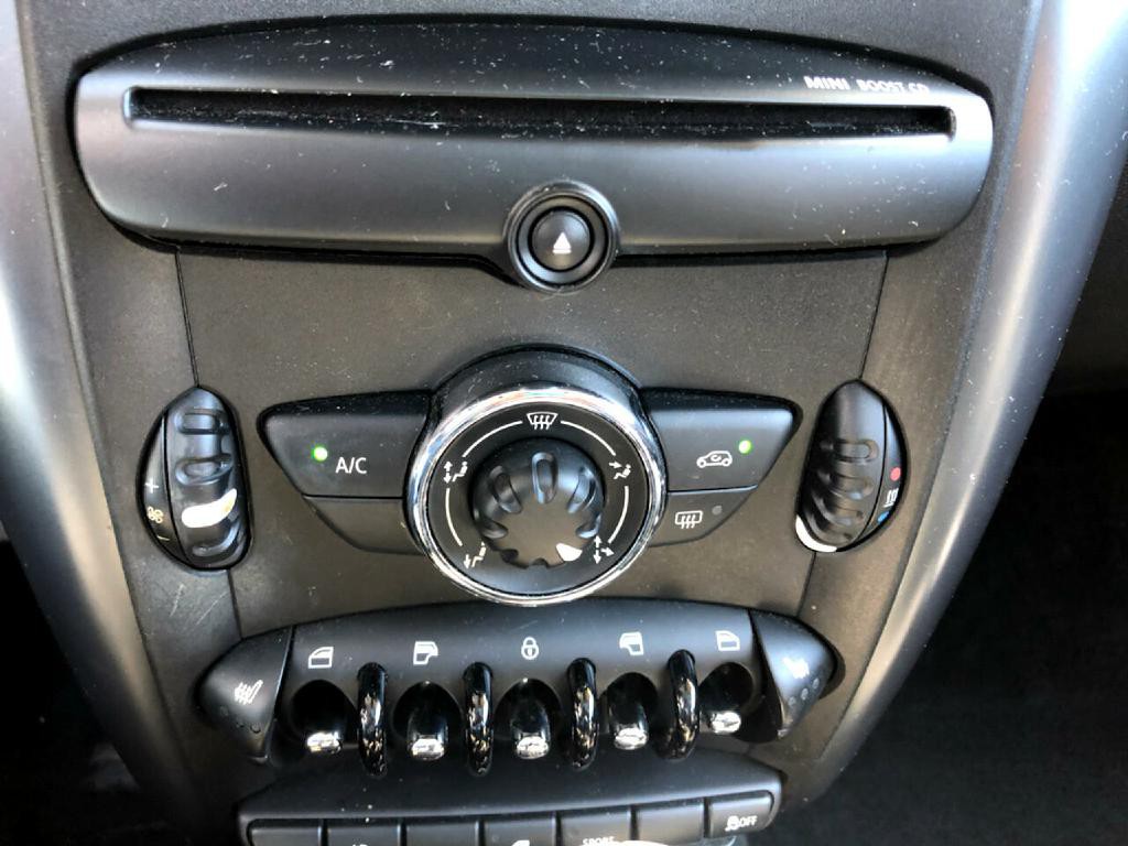 2012 MINI Countryman Image 18