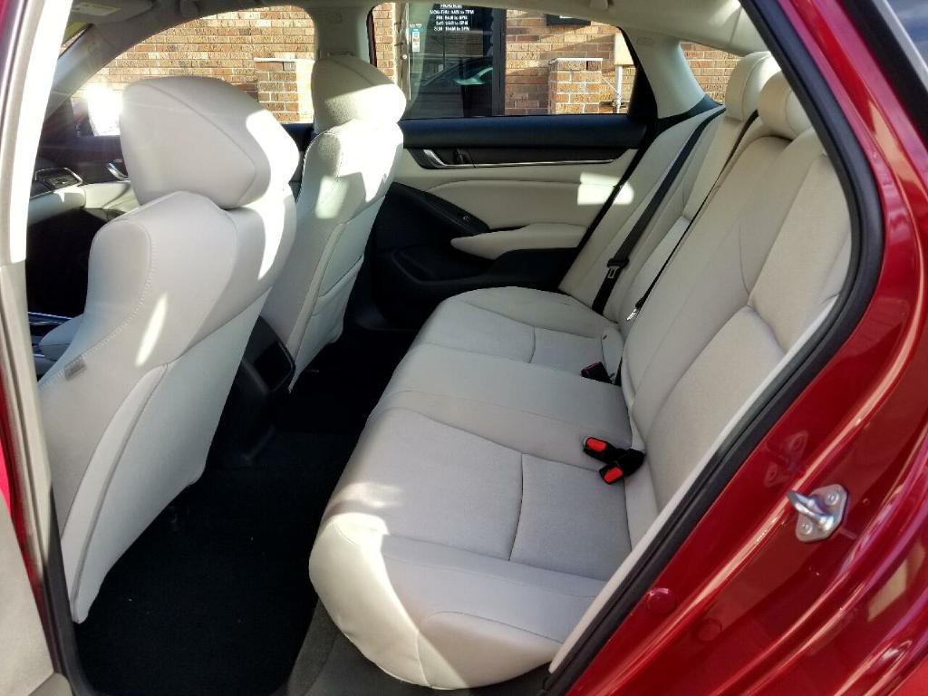 2018 Honda Accord Image 16