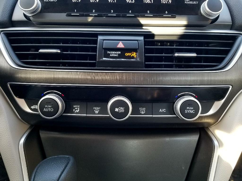 2018 Honda Accord Image 27
