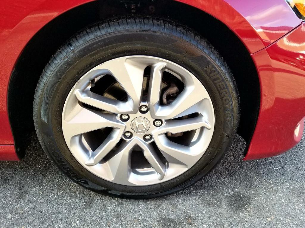 2018 Honda Accord Image 40