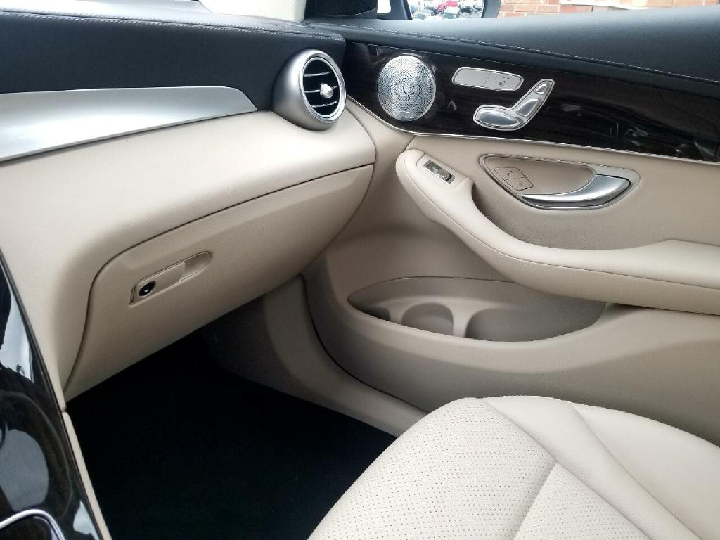2017 Mercedes-Benz GLC-Class Image 39