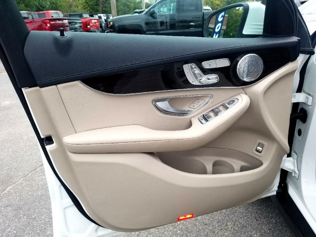 2017 Mercedes-Benz GLC-Class Image 42